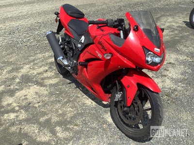 2010 Kawasaki Ninja 250R Sport Bike