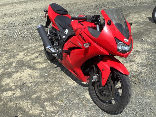 2010 Kawasaki Ninja 250R Sport Bike