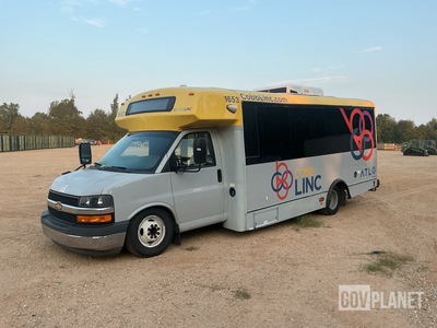 2016 Chevrolet Express Cutaway G4500 Bus