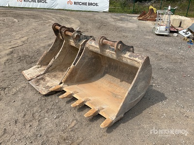 Quantity of (3) Strickland Digging Godet d'excavatrice