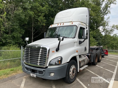2017 Freightliner Cascadia 6x4 T/A Day Cab Truck Tractor (Inoperable)