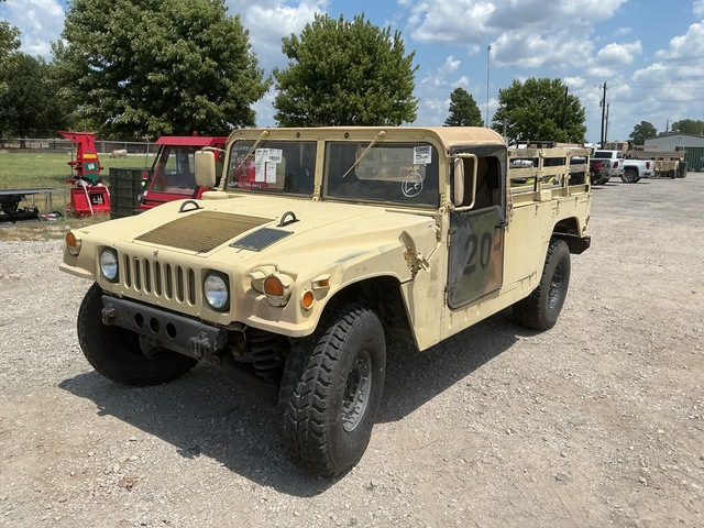 AM General M1097R1 HMMWV 2 Door Soft Top w/Truck Body AM General M1097R1 HMMWV 2 Door Soft Top w/Truck Body