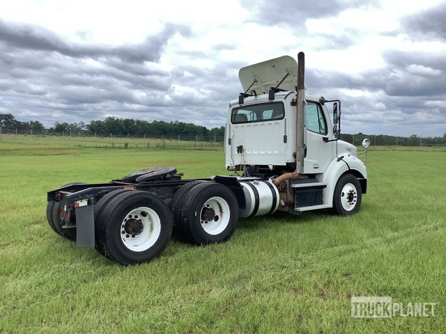CAMIóN 2016 FREIGHTLINER