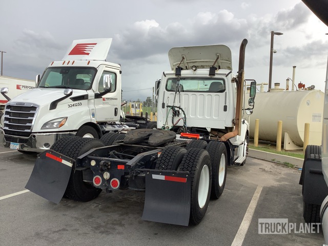 CAMIóN 2016 FREIGHTLINER