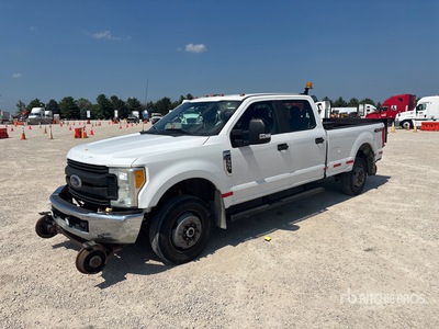 2017 Ford F-350 XL 4x4 Crew Cab Pickup