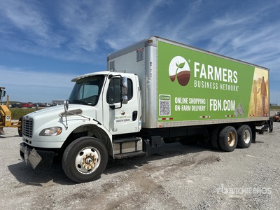 2014 Freightliner M2106 6x4 Furgoneta caja cerrada