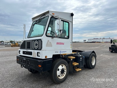 2017 Capacity 4x2 Tracteur de manœuvre