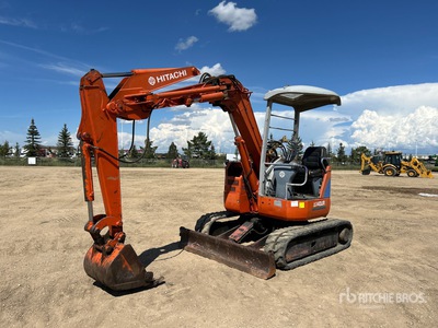 HOKUETSU INDUSTRIES Tracked Excavator