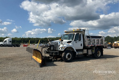 2013 International 7400 4x2 Snow Plow Truck