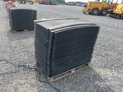 Quantity of (35) Connectable Road Plates Details