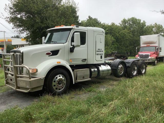 2016 Peterbilt 567 8x4 Heavy Haul Tri/A Sleeper Truck Tractor 2016 Peterbilt 567 8x4 Heavy Haul Tri/A Sleeper Truck Tractor