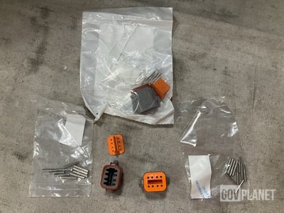 (1,083) Deutsch R0034031 8-Pin Plug Connectors