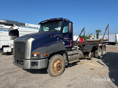 2013 Cat CT660 8x4 Roll-Off Truck (Inoperable)