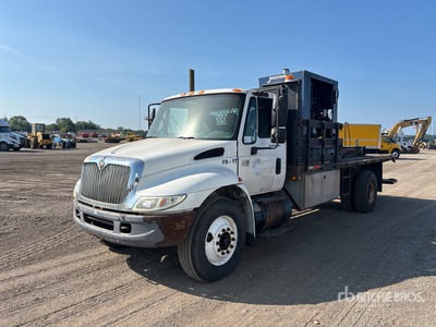 2003 International 4300 SBA 4x2 Flatbed Truck