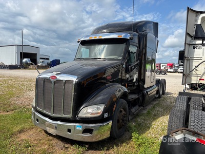 2015 Peterbilt 579 6x4 T/A Sleeper Truck Tractor