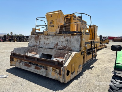 2007 Gomaco 9500 Tracked Placer/ Trimmer