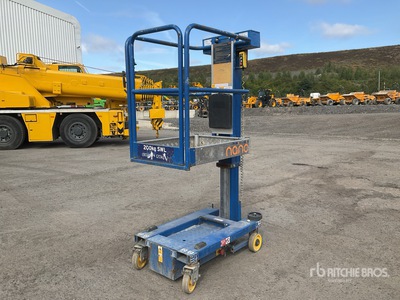 2013 Power Tower Nano Plateforme élévatrice à mât vertical