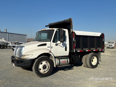 2011 International 4300 SBA 4x2 S/A Dump Truck