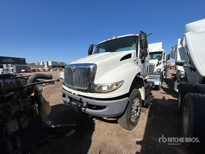 2010 International 8500 4x2 S/A Day Cab Truck Tractor