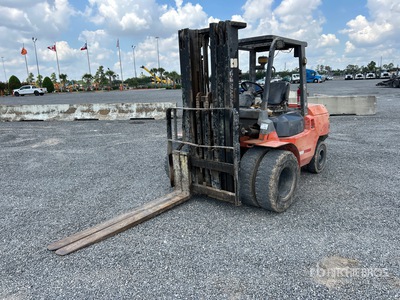 2007 Toyota 7FDU45 8500 lb Pneumatic Tire Forklift