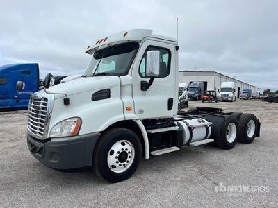 2017 Freightliner Cascadia 113 6x4 T/A Day Cab Truck Tractor