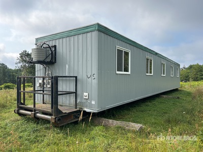 2013 Maple Leaf Homes Inc 60 ft x 11 ft 9 in 5 Person Skid-Mounted Transportierbare Lager