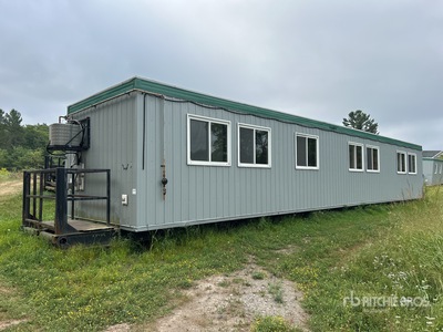 2013 Maple Leaf Homes Inc 60 ft x 11 ft 9 in 7 Person Skid-Mounted Transportierbare Lager