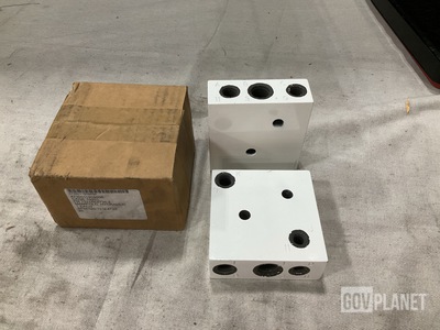 (11) Faymer 13214E2736-2 Hydraulic Manifolds