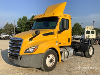 2019 Freightliner Cascadia 126 4x2 S/A Day Cab Truck Tractor