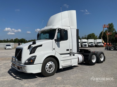 2017 Volvo VNL300 6x4 トラックトラクター（T/A）