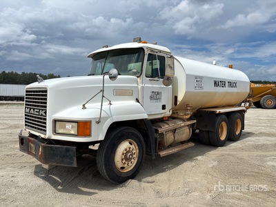 1995 Mack CH613 6x4 Camion cisterna de agua