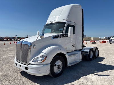2014 Kenworth T-680 6x4 T/A Day Cab Truck Tractor