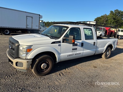 Ford F-250 4x4 Crew Cab Pickup