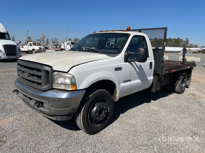 2002 Ford F-550 4x2 Flatbed Truck (Inoperable)