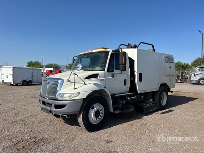 2012 Schwarze A7000 on 2013 International 4300 Sweeper Truck