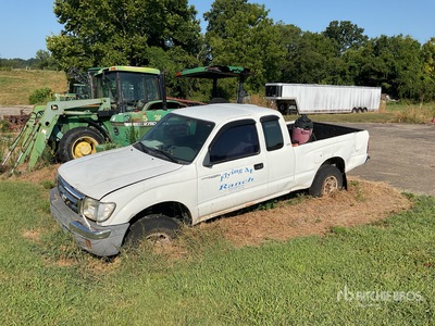 1998 Toyota Tacoma SR5 4x4 Extended Cab Pickup