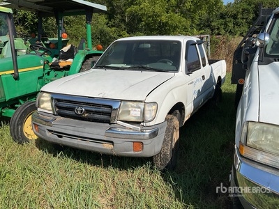 1998 Toyota Tacoma SR5 4x4 Extended Cab Pickup