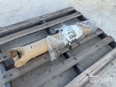 Navistar 3905081C91 Shouldered Shaft