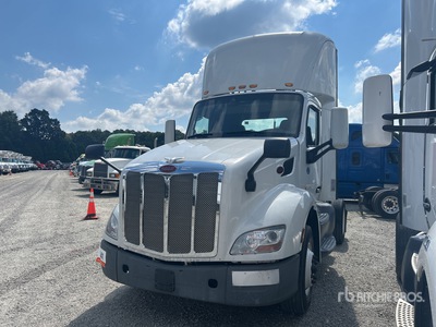 2016 Peterbilt 579 4x2 S/A Day Cab Truck Tractor