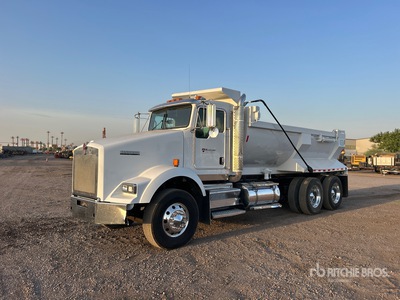 2013 Kenworth T800 6x4 T/A Dump Truck