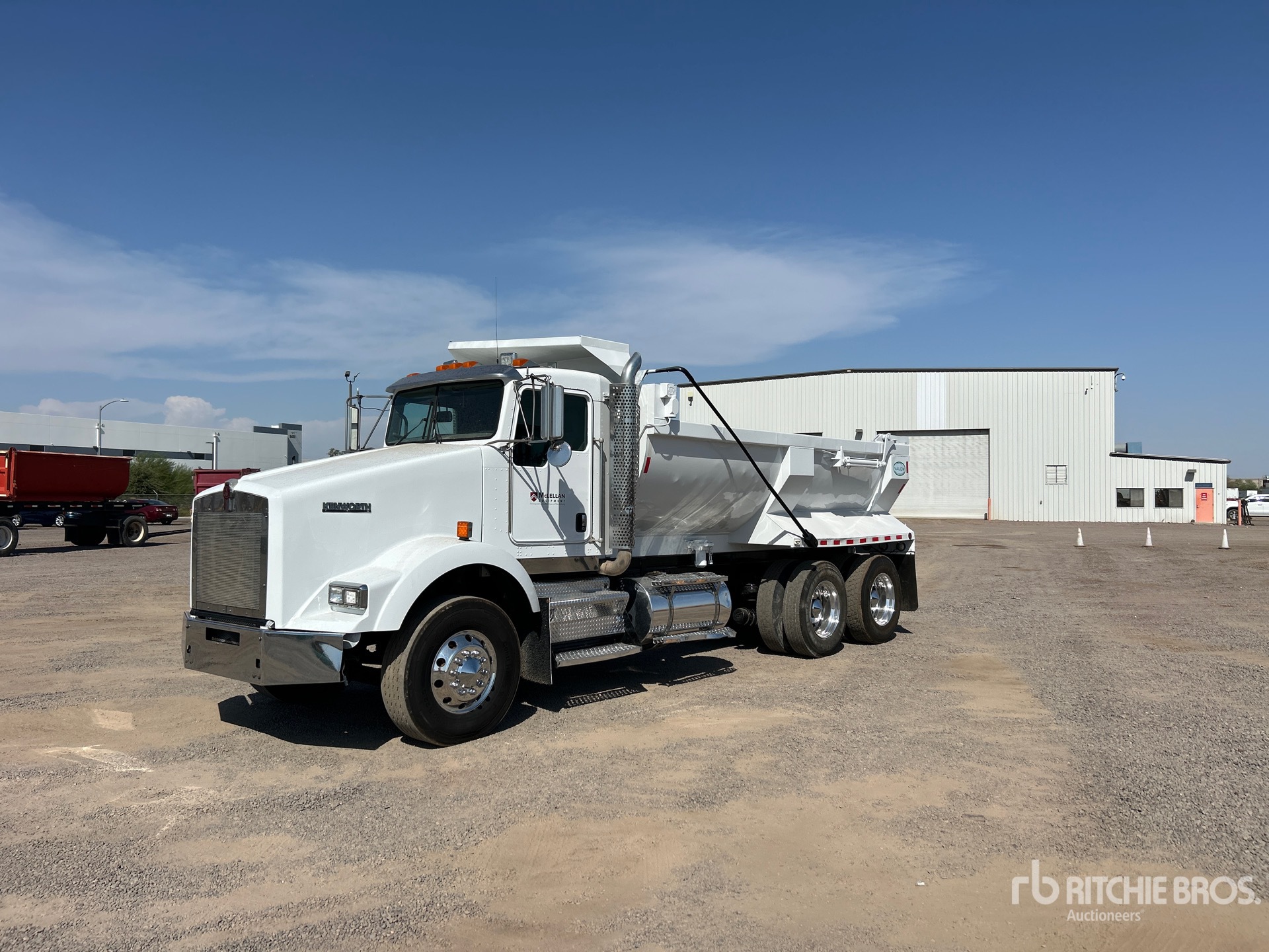 2013 Kenworth T800 6x4 を見 Dump Truck