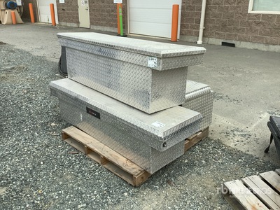 Quantity of (3) Tool Box Varios implementos camion