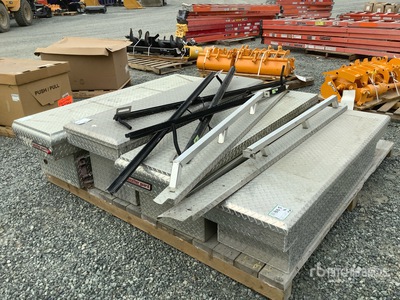 Quantity of (4) Tool Box Varios implementos camion