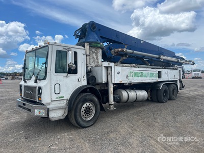2005 Schwing on 2005 Mack MR688S 6x6 Concrete Pump Truck