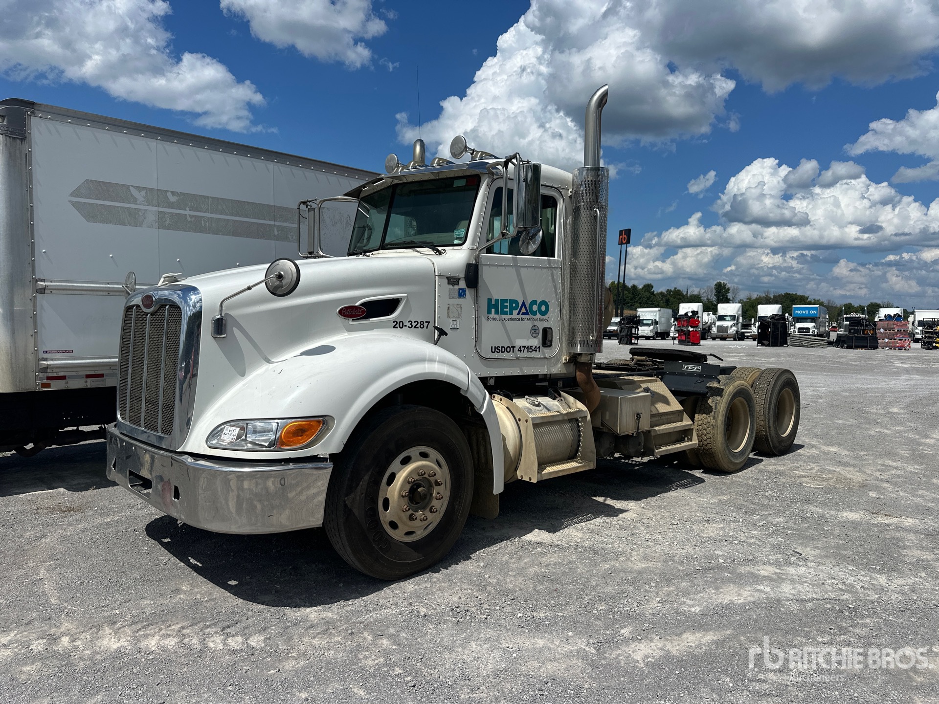 2008 Peterbilt 386 T/A Day Cab Truck Tractor (Inoperable)