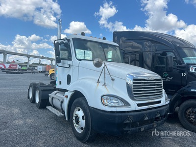 2005 Freightliner Columbia 120 6x4 Ciągnik siodłowy T/A z kabiną dzienną (Inoperable)