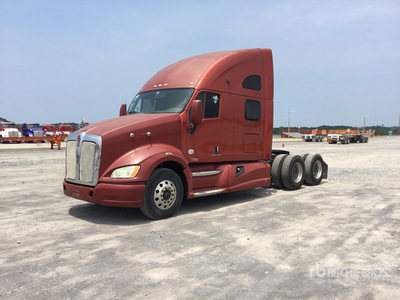 2012 Kenworth T700 6x4 Tractocamion con Dormitorio / Sleeper Truck Tractor