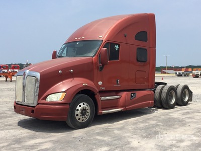 2012 Kenworth T700 6x4 Tractocamion con Dormitorio / T/A Sleeper Truck Tractor