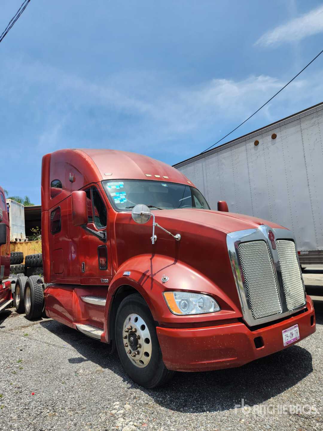 2012 Kenworth T700 6x4 Tractocamion con Dormitorio / Ciągnik siodłowy T/A z kabiną sypialną
