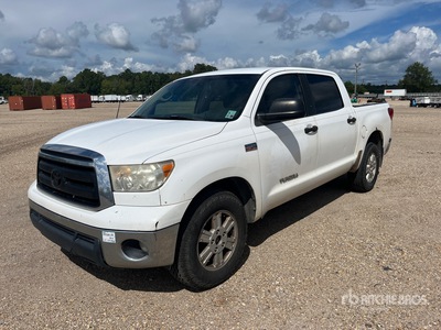 2010 Toyota Tundra 4x4 Crew Cab Pickup